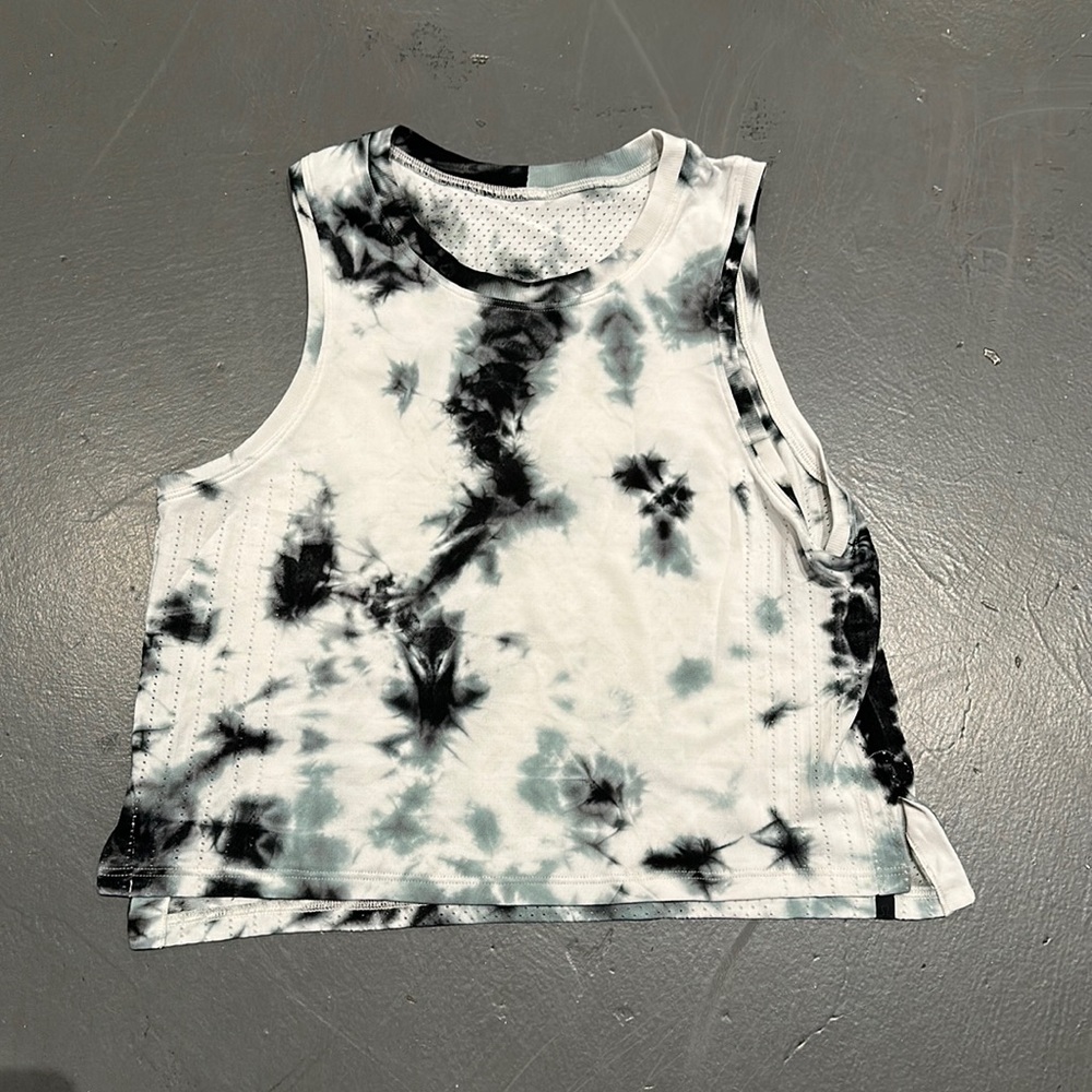 Lululemon tye-dye muscle tank